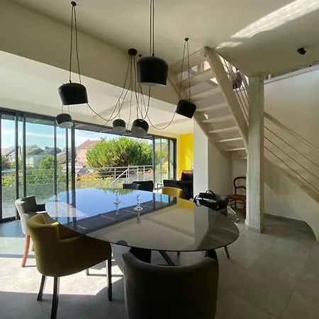 Maison D'architecte Avec Vue. *